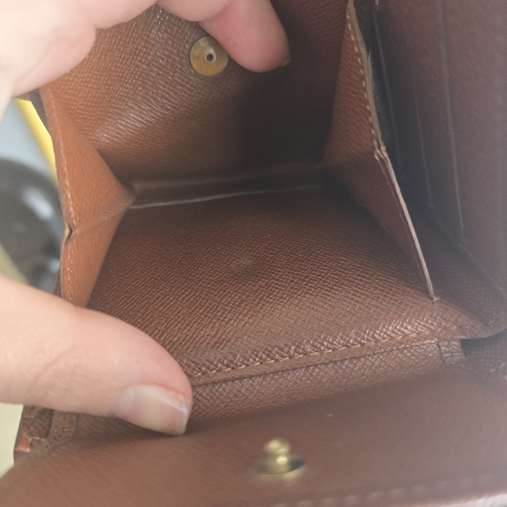 LV wallet - Picture 7 of 8